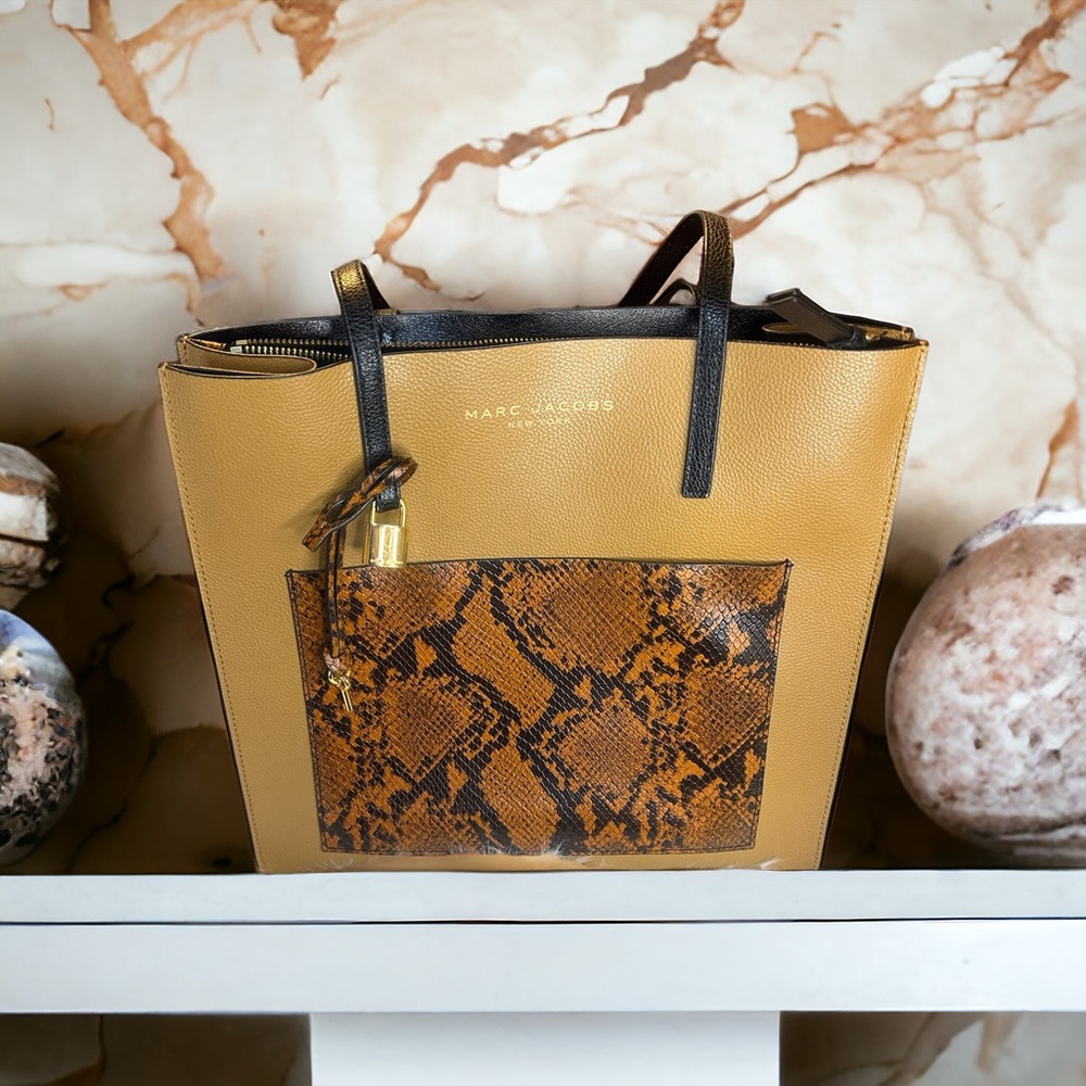 Authentic MARC JACOBS Brown Leather Tote Bag Purse